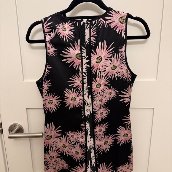 ELIZABETH AND JAMES TANK TOP - Picture 2 of 2